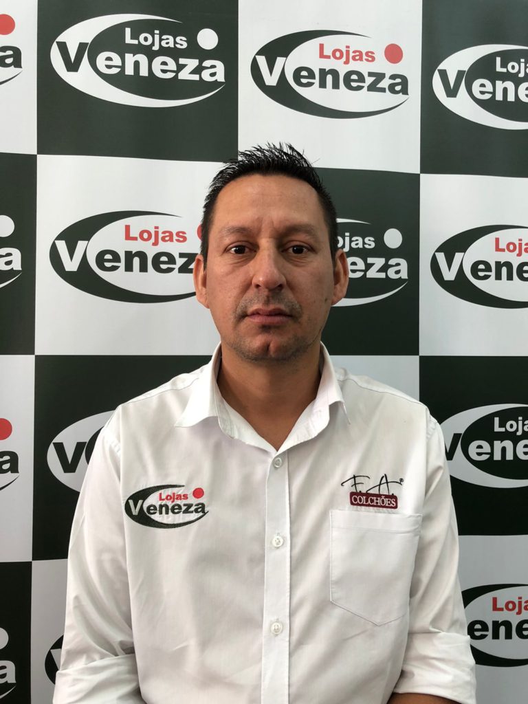 Vendedor Elvio Lojas Veneza Ponta Pora